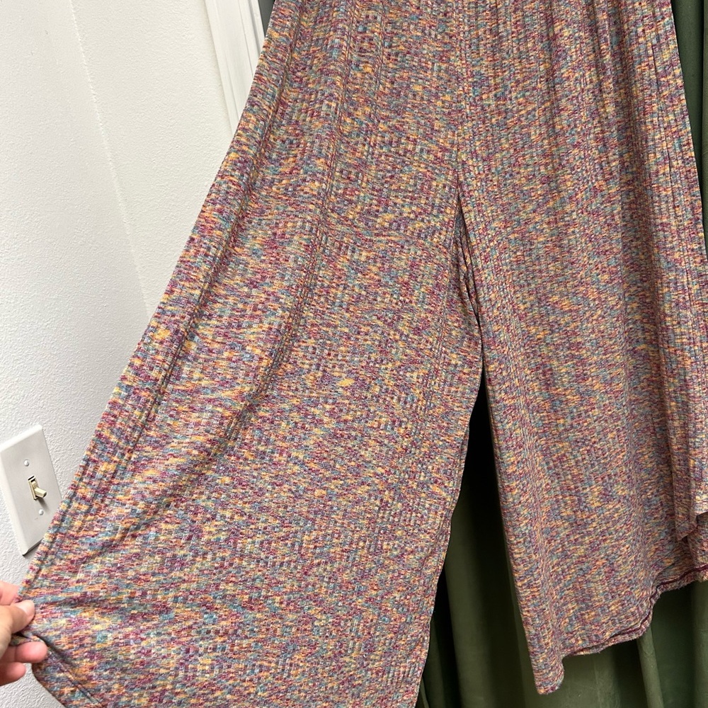 Daily Practice fit. Super soft and cozy. - Picture 11 of 13
